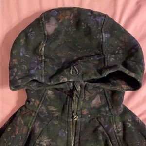 Lululemon sweatshirt